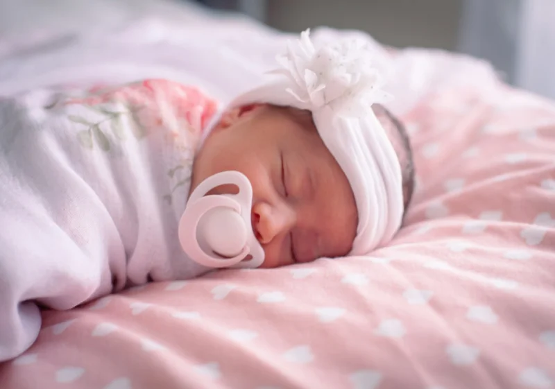 Baby swaddle TOG and temperature guide for Australian parents